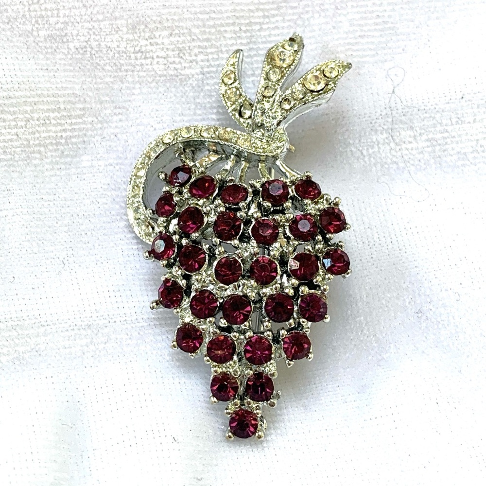 Vintage Celebrity USA Silver tone Grape cluster Purple Clear Rhinestone Brooch